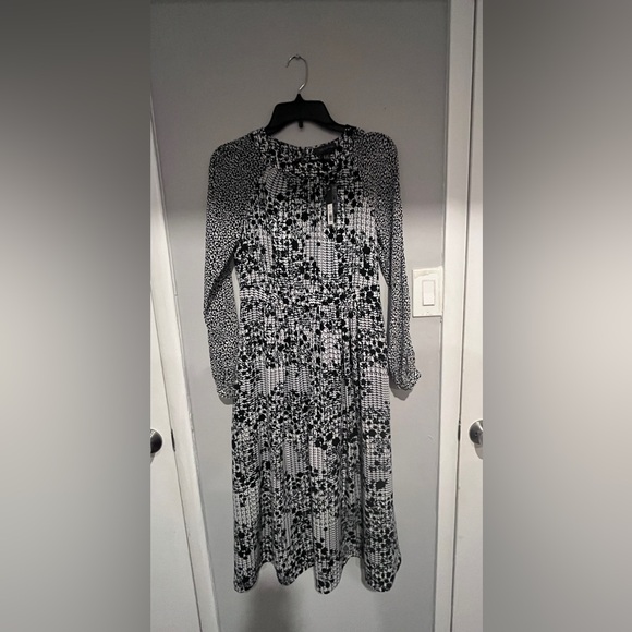 The Limited Black and White Floral Long Sleeve Dress size 0 - Picture 2 of 11